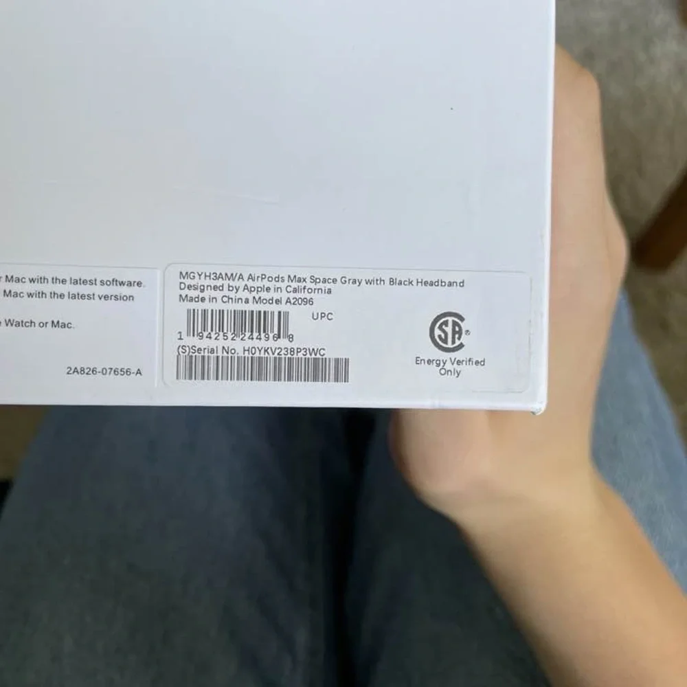 Apple AirPods Max in Gray and Black - Picture 5 of 5